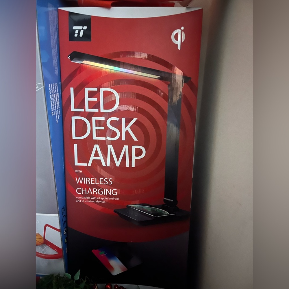 Tao Tronics Black LED Lamp Wireless Charging-New in box